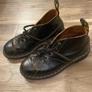 DR MARTENS BOOTS